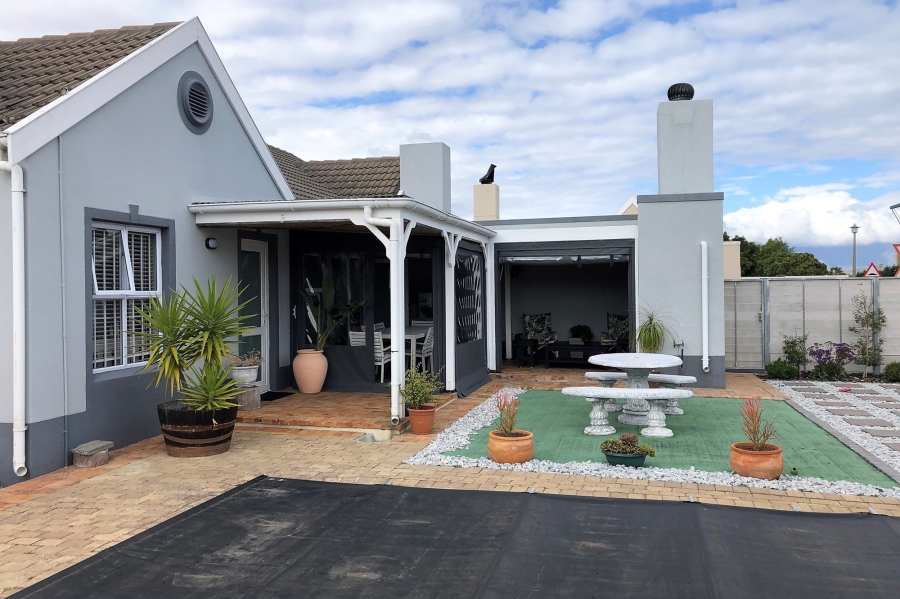 To Let 3 Bedroom Property for Rent in Sunningdale Western Cape
